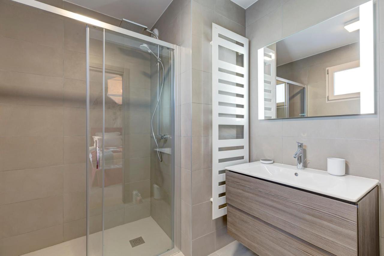 Serenity - 3 Bedroom Top Floor Apartment Parking & Lake View Terrace Annecy Dış mekan fotoğraf